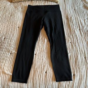 Athleta black leggings. Elation 7/8 tights. Never worn.